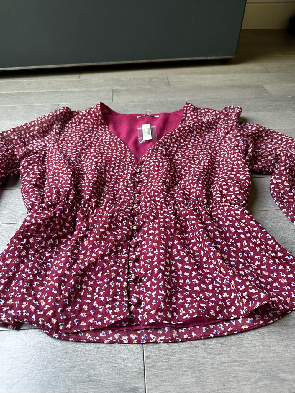 Women’s Madewell Overture Top Burgundy Ditsy Flowers Floral V Neck Blouse NWT S - Picture 2 of 4